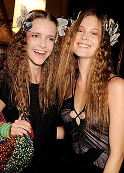 АКСЕСОАРИТЕ – ИДЕАЛНО ДОПЪЛНЕНИЕ ЗА ВСЯКА ПРИЧЕСКА